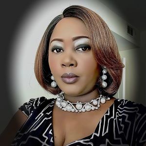 Meet your Posher, Eva